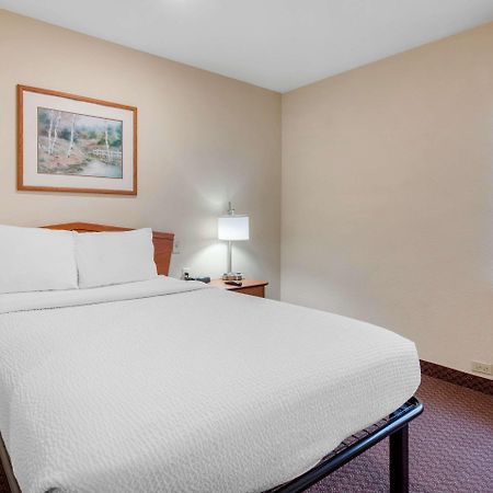 Suburban Studios Huntsville University Area Екстериор снимка